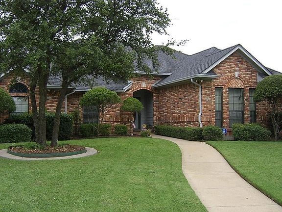 2nd image of 1211 Chapel Hill Dr