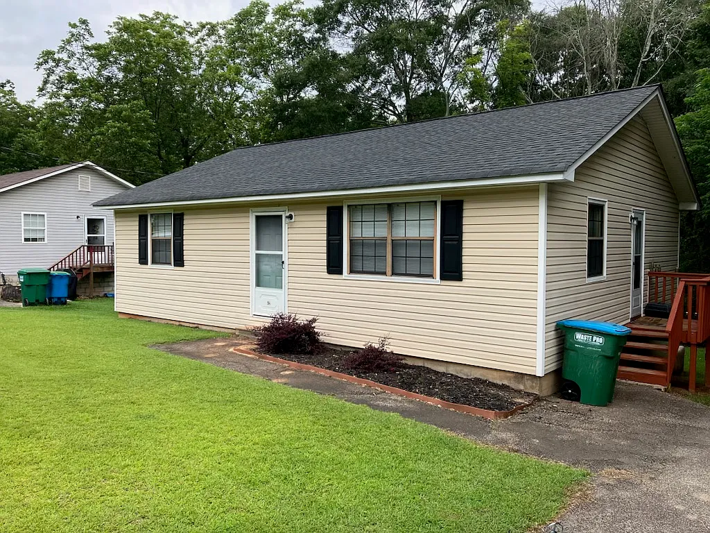 2 bed, 1.5 bath, 1008 sqft, $1,400 — Photo 1