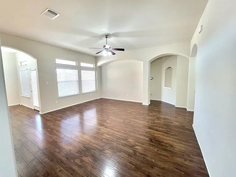 4805 Mohawk Dr — Photo 9