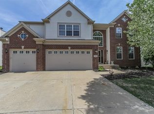 2512 McDuffee Cir, North Aurora, IL 60542