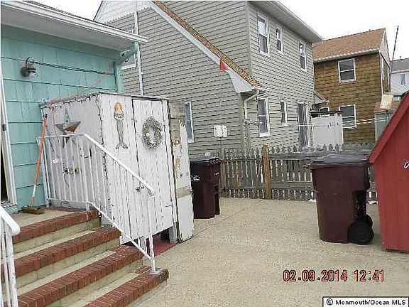 5th image of 323 Gerrard Ave