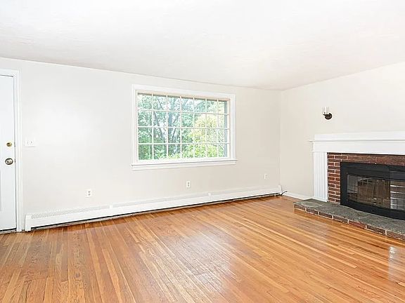 3rd image of 28 Main St #28