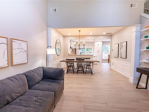 3rd image of 2830 Commonwealth Cir #77