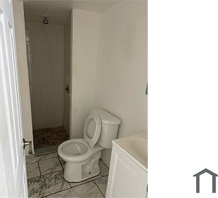 2nd image of 18 Orchard St Floor 1