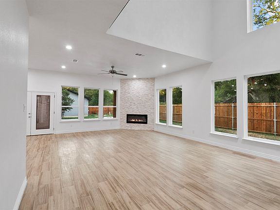 5th image of 4112 Balch Dr