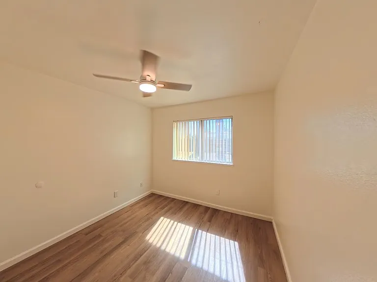 24052 Royale St — Photo 17