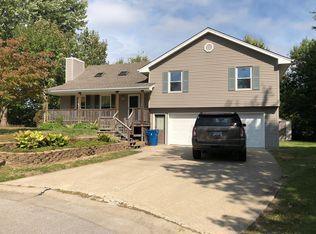 1004 Regency Ct, Kearney, MO 64060