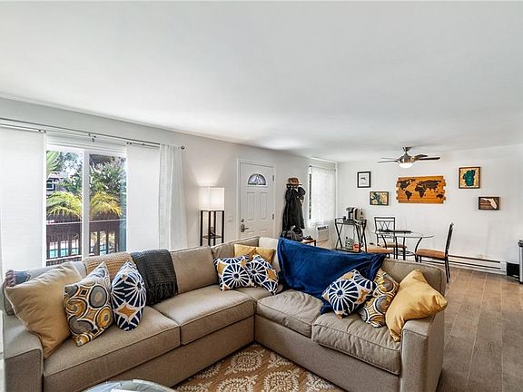 4th image of 330 S Miraleste Dr Unit 219