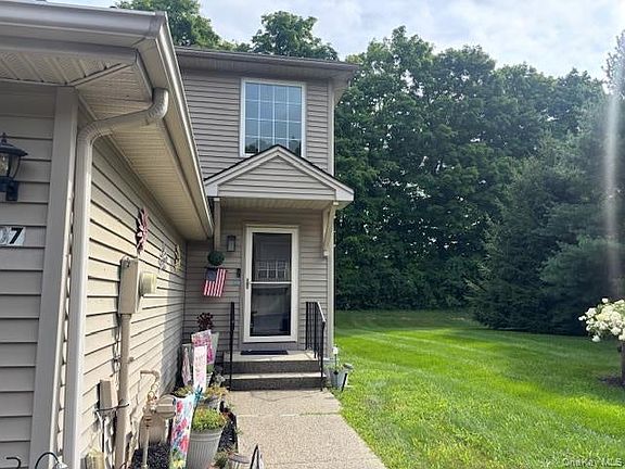 4th image of 207 Crestwood Ct