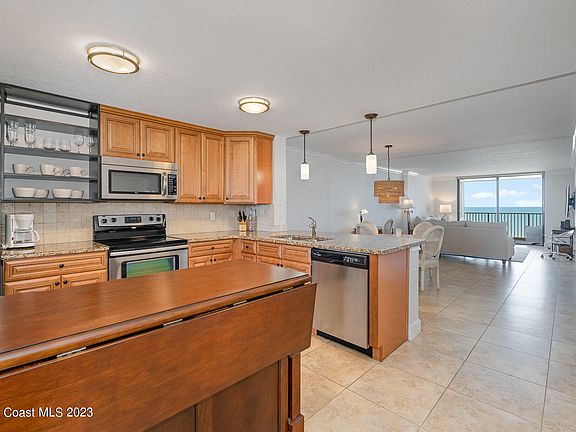 5th image of 830 N Atlantic Ave APT 1006