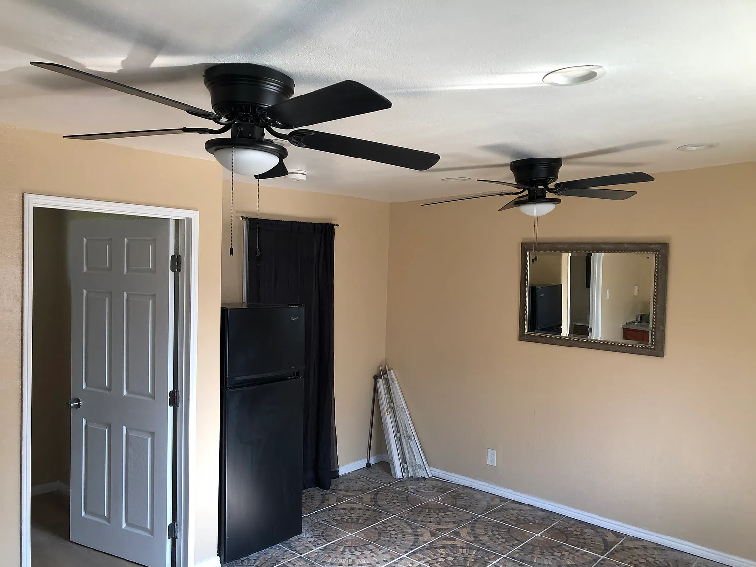 Studio, 400 sqft, $1,690 — Photo 2