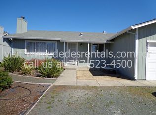 8715 Windsor Rd, Windsor, CA 95492