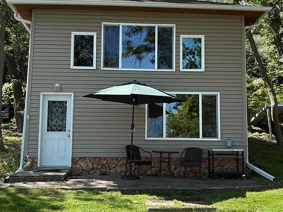 3rd image of 1506 Lake St