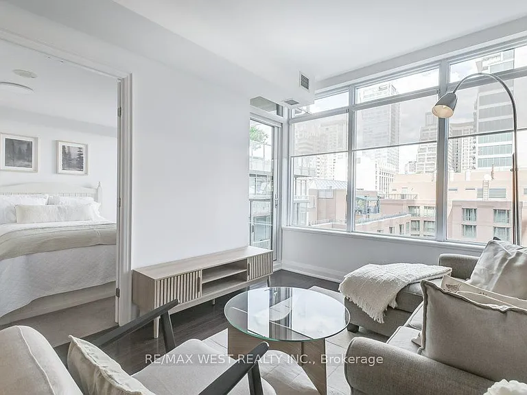1 Bedford Rd #818 — Photo 18