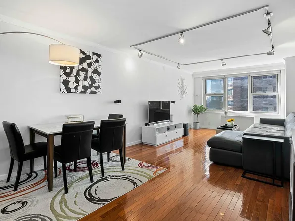 305 E 24th St APT 15R, New York, NY 10010