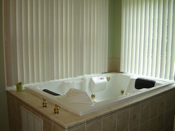 Jacuzzi Tub