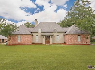 6955 Lake Comite Dr, Baton Rouge, LA 70818