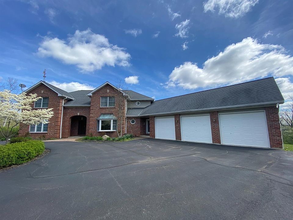 1st image of 124 Ariel Ln