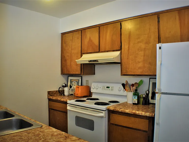 1144 W 3rd St #B — Photo 7