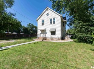 832 30th St, Rock Island, IL