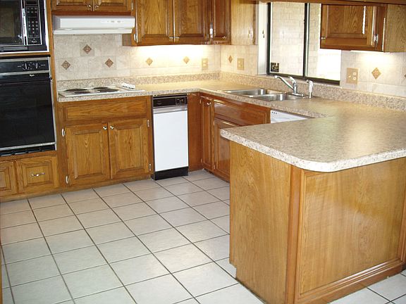 4th image of 11608 Cedar Valley Dr