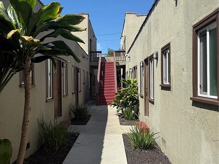 1085 Hoffman Ave #15 — Photo 15