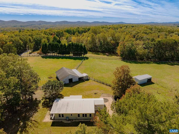 15196 Burnley Rd, Barboursville, VA 22923