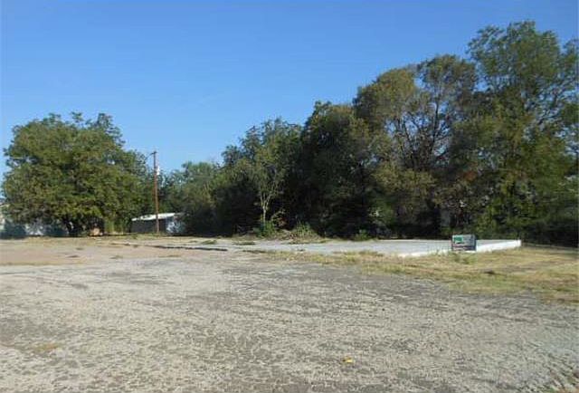 1st image of 601 W Main St