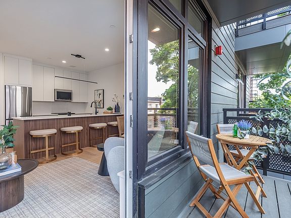 3rd image of 1395 Washington St #305
