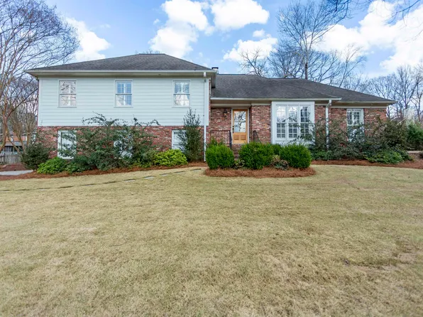 2552 Whetstone Rd, Vestavia, AL 35243