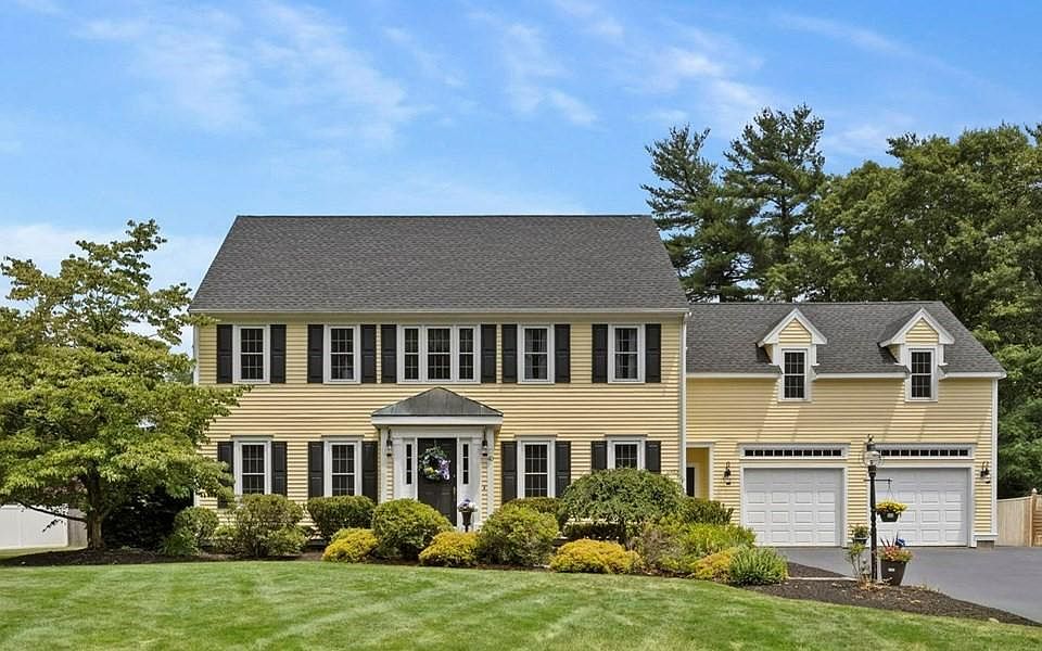 1st image of 40 Gloria Dr