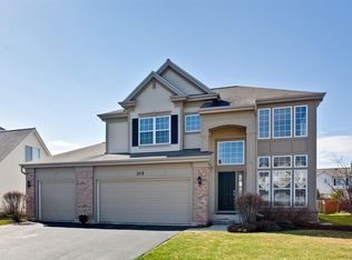 303 W Asbury Dr, Round Lake, IL 60073