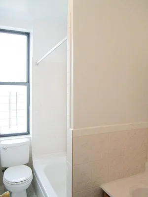 Rented by Bohemia Realty Group | media 16