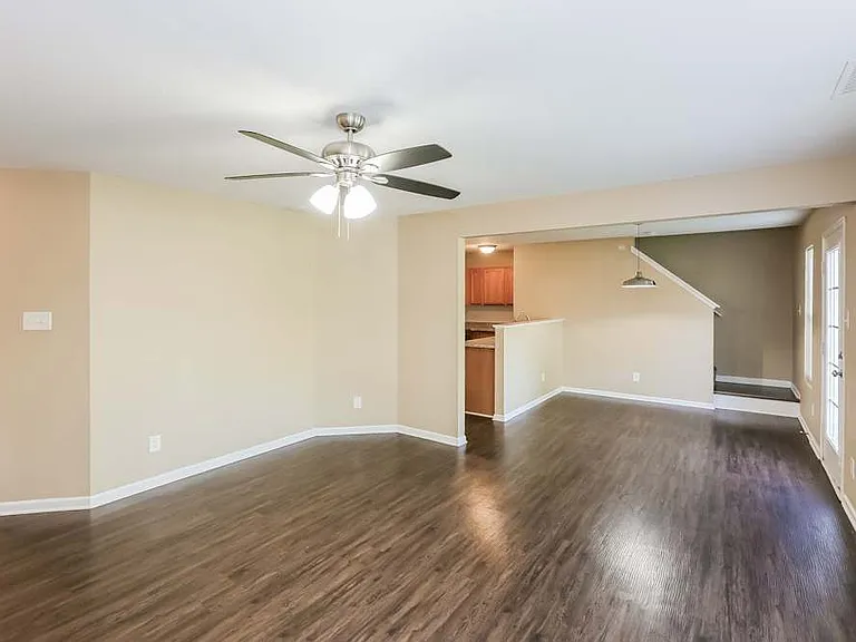 612 N Mulberry St — Photo 6