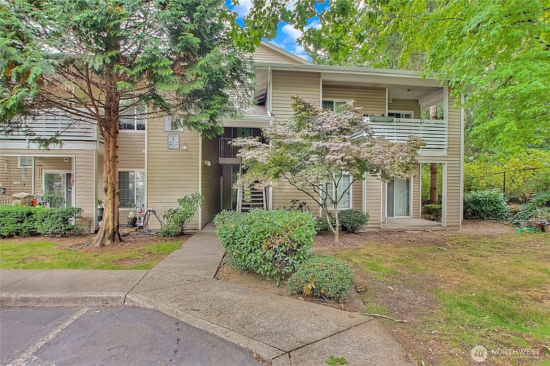 2nd image of 801 N N Rainier Avenue #B309