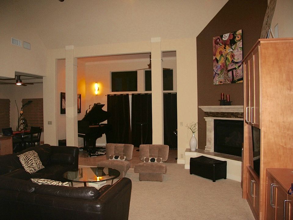 Family Room & Bar Entrance