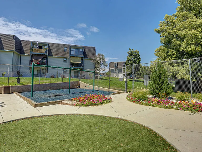 Ralston Park Apartments — Photo 10