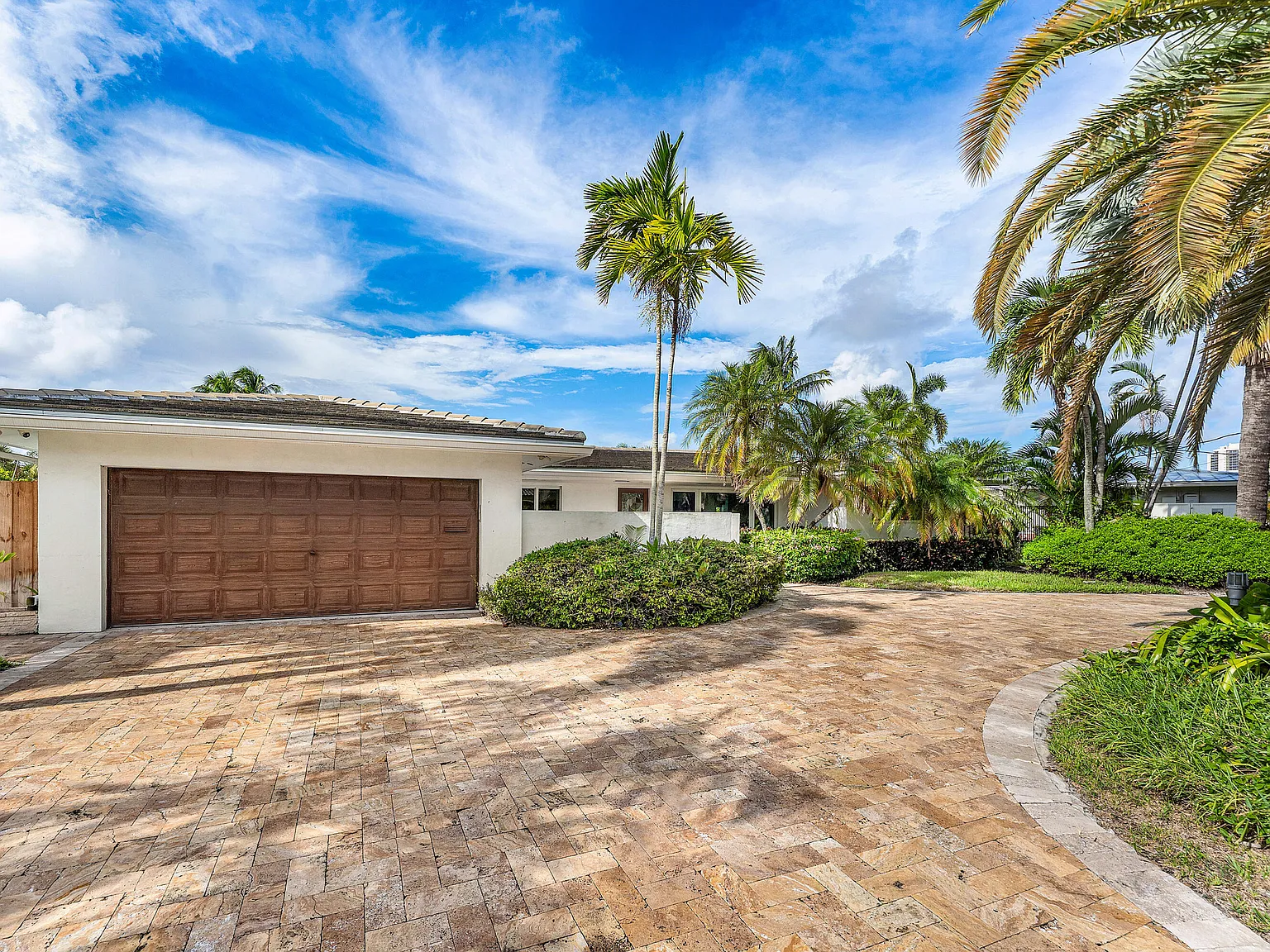 3 bed, 2.5 bath, 2152 sqft, $16,500 — Photo 4