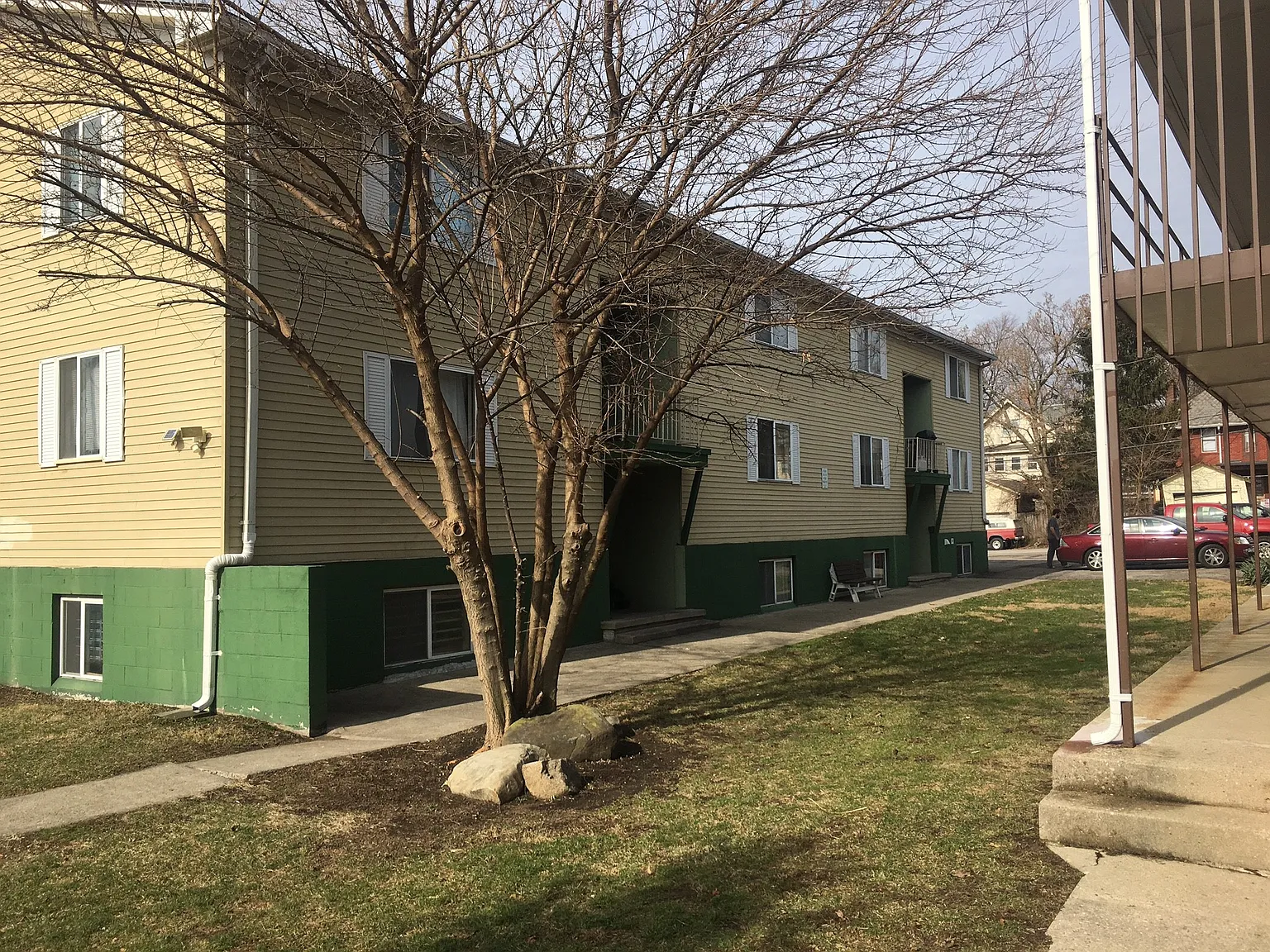 2 bed, 750 sqft, $1,250 — Photo 1