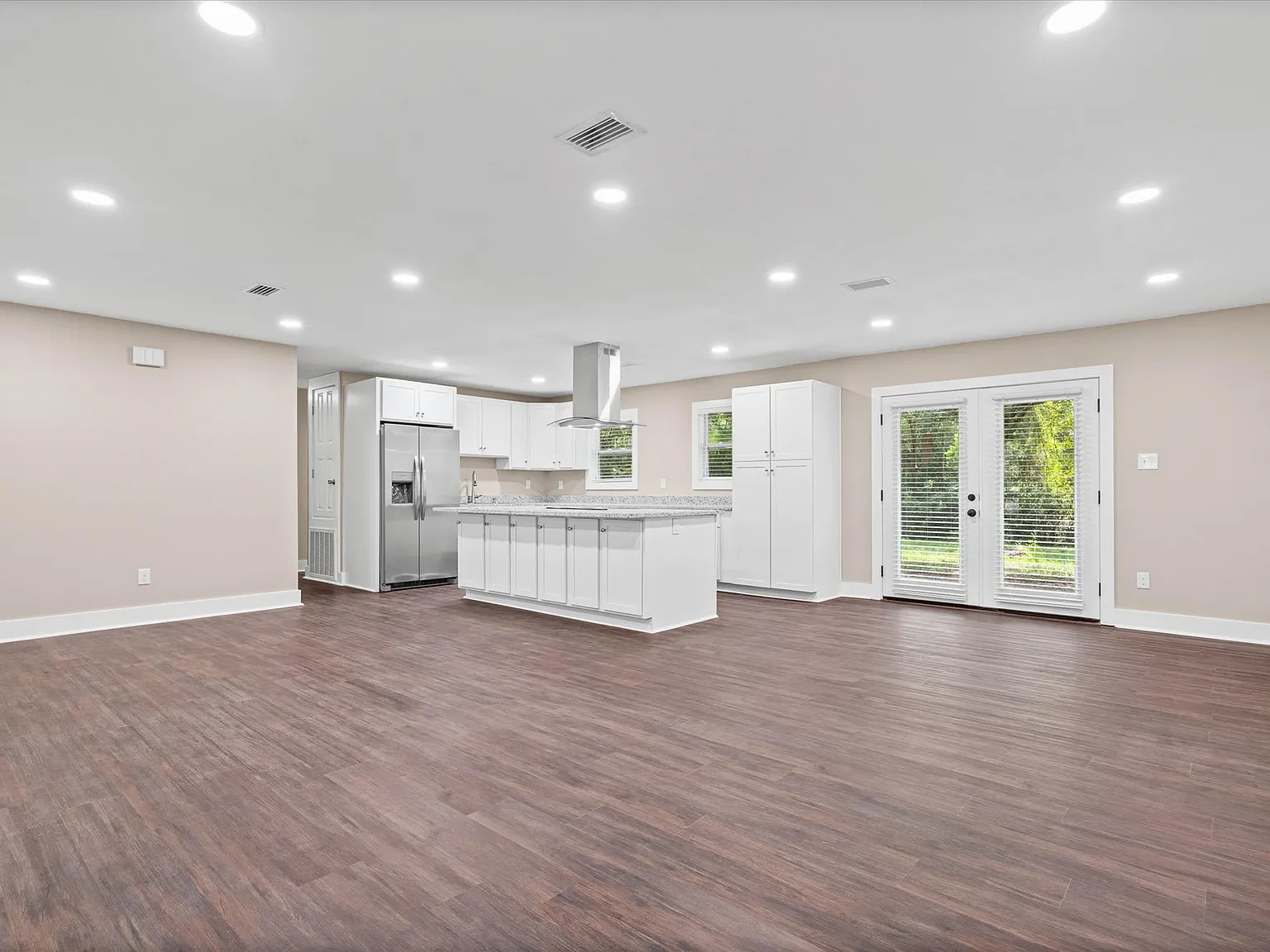 2310 McPhillips Drive - 1 — Photo 3