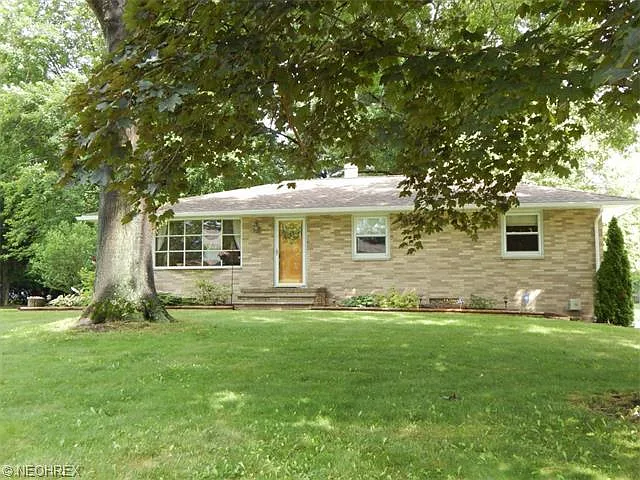 1121 Magdalyn Dr photo 1