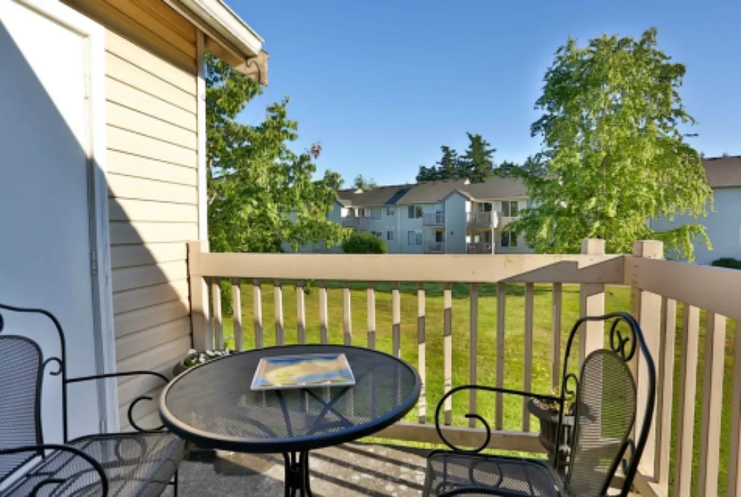 2 Bedroom 1 Bath Condo in Cordata Area! — Photo 4