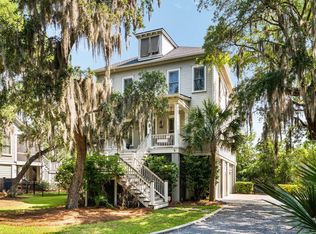 1878 Headquarters Plantation Dr, Johns Island, SC 29455