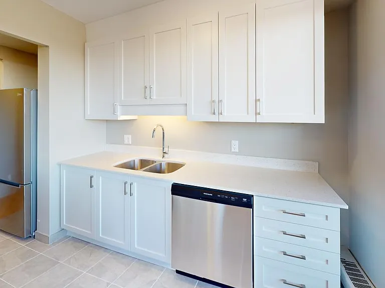 2220 Halifax Dr — Photo 9