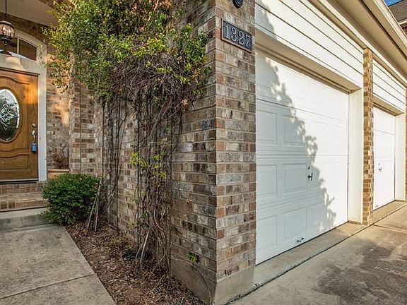 4th image of 1327 Delmont Ct