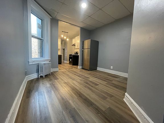 2nd image of 102 Romaine Ave #6E