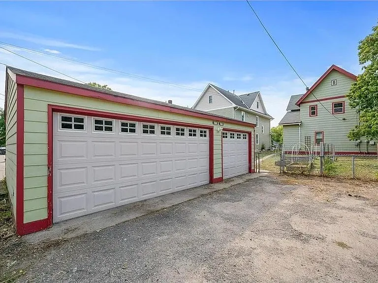 3-stall garage