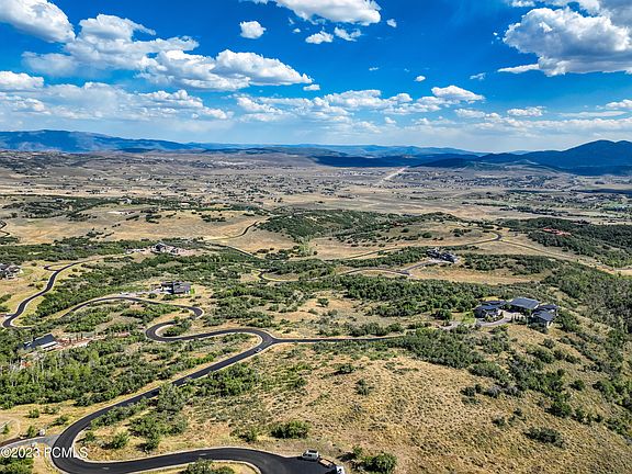 5th image of 9329 Mountain Bluebird Ln #85