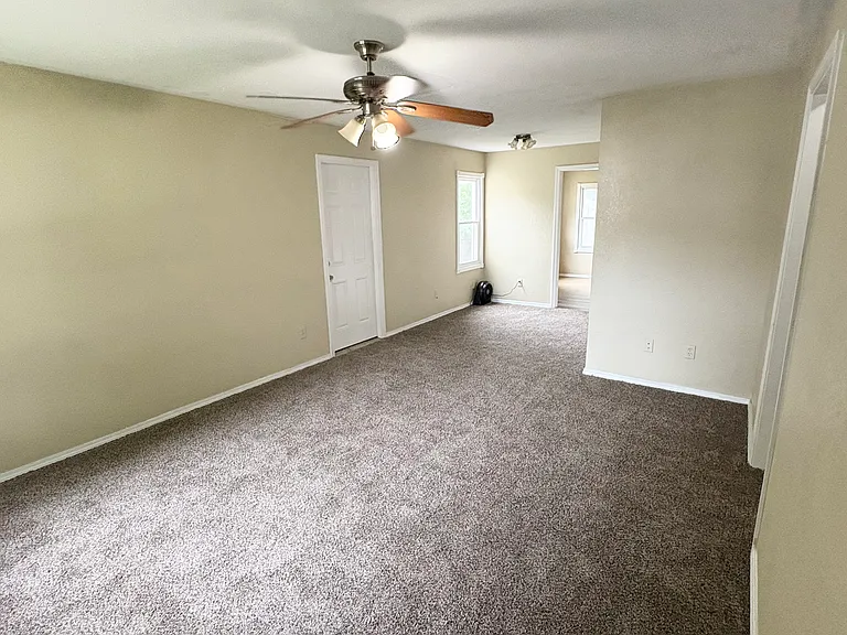2120 June Ln — Photo 2