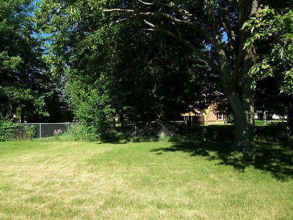 5th image of 410 22nd Ave S